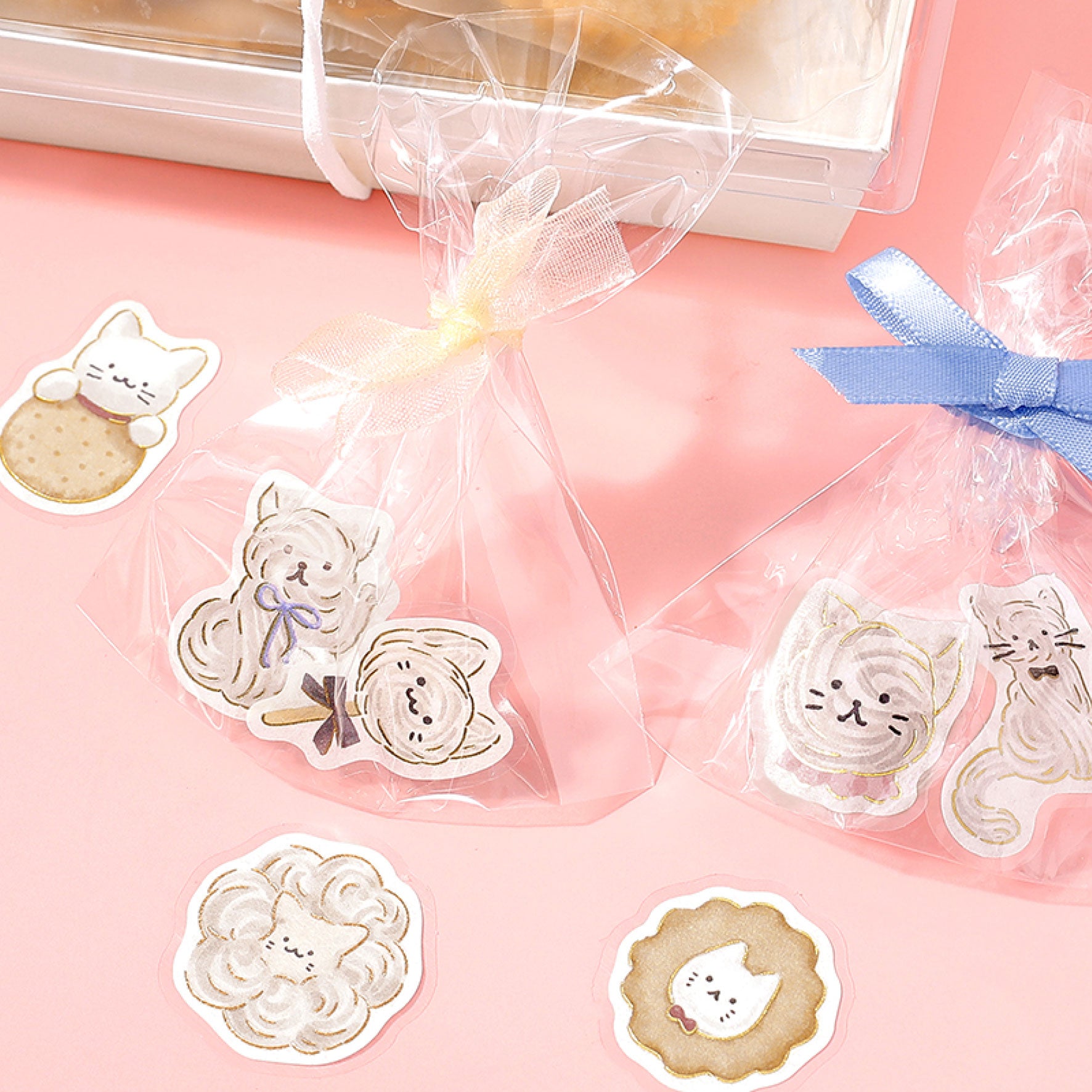 BGM - Planner Sticker - Flake Seal - Fluffy Animals - Meringue Cat <Outgoing>
