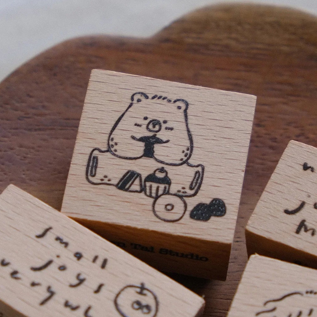 Eileen Tai - Stamp - Picnic Daydream - Bear