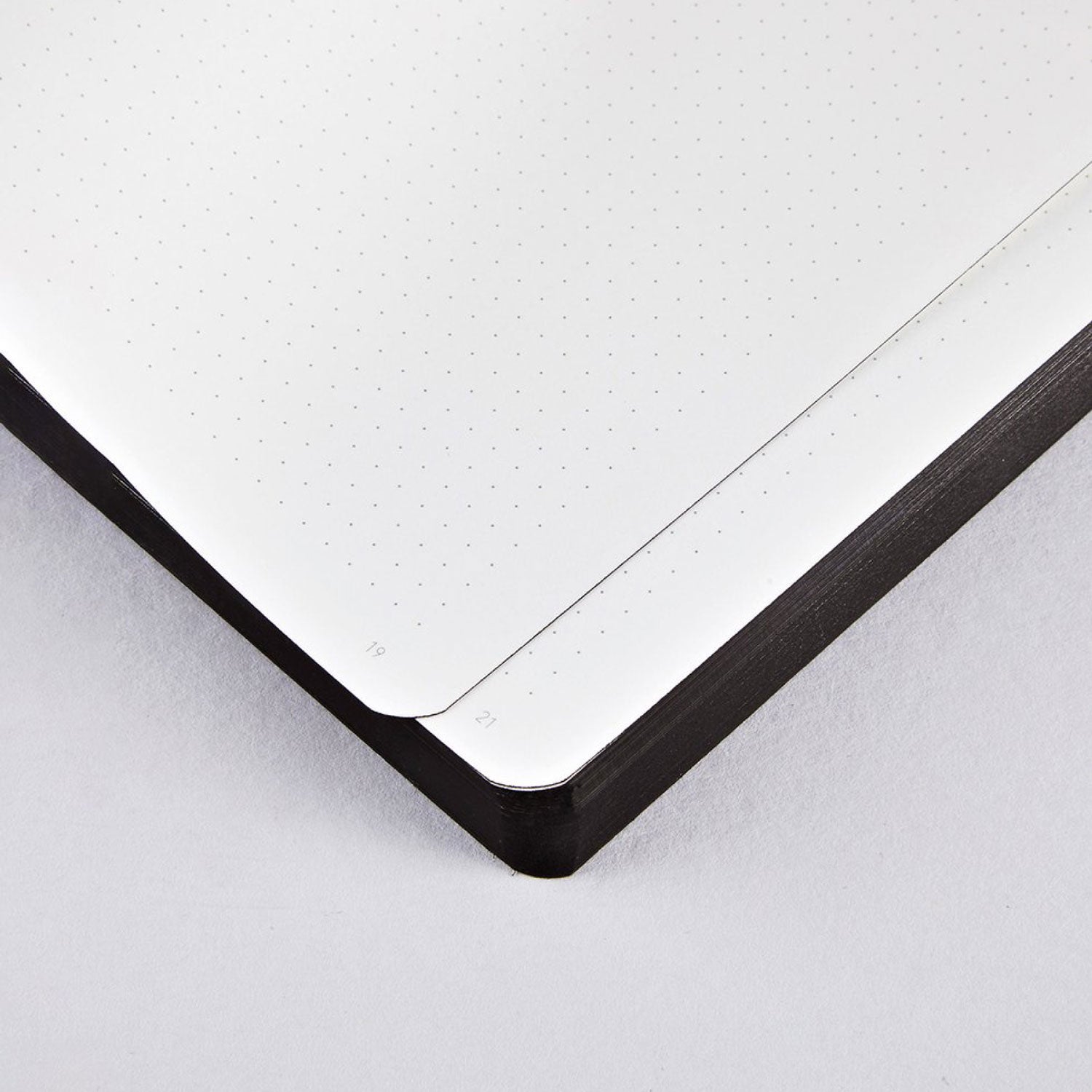 Nuuna - Notebook - Medium - Voyager Black
