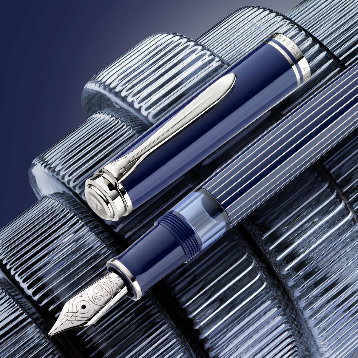Pelikan - Fountain Pen - Souverän M815 - Metal Striped Blue