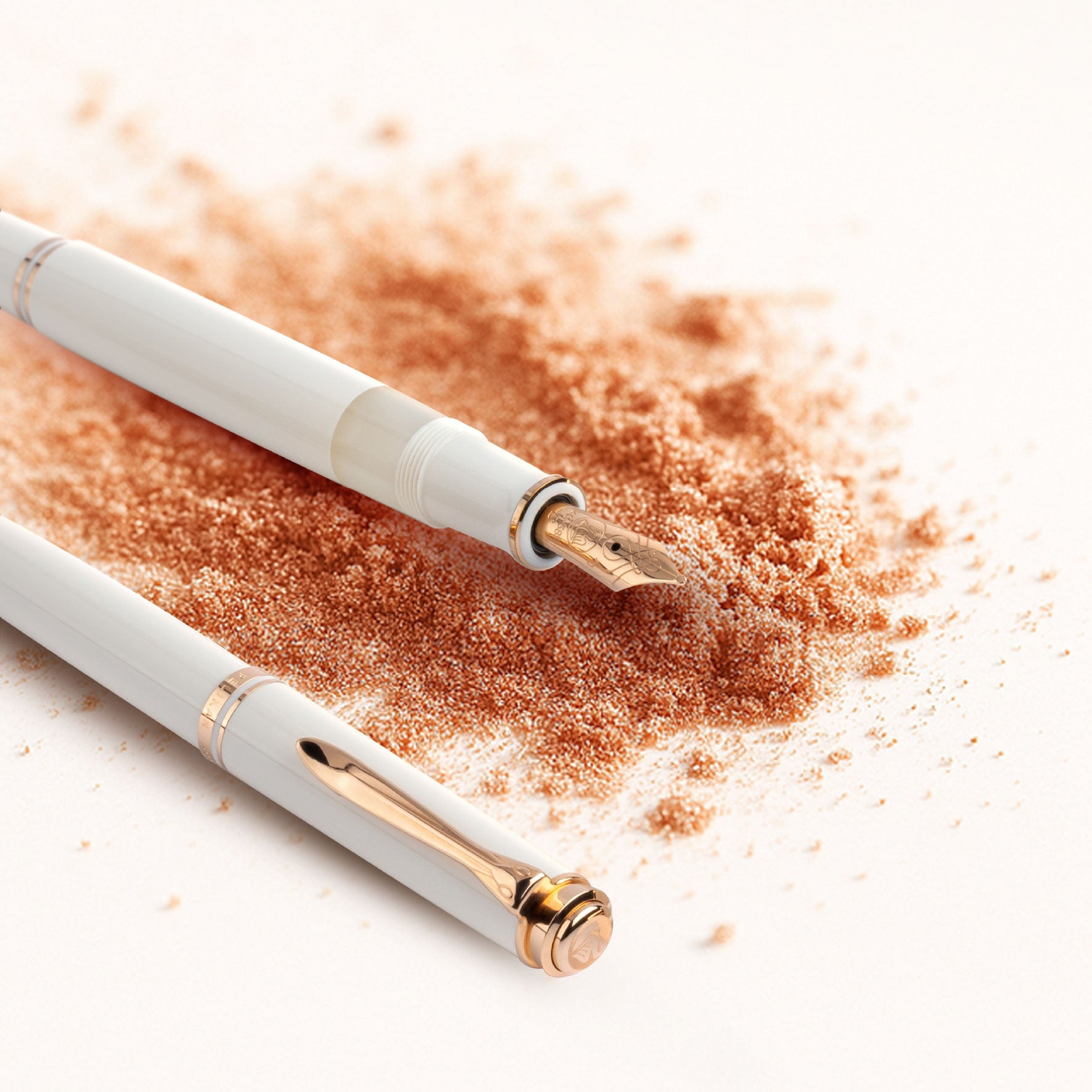 Pelikan - Fountain Pen - Souverän M600 - White & Rose Gold <Outgoing>