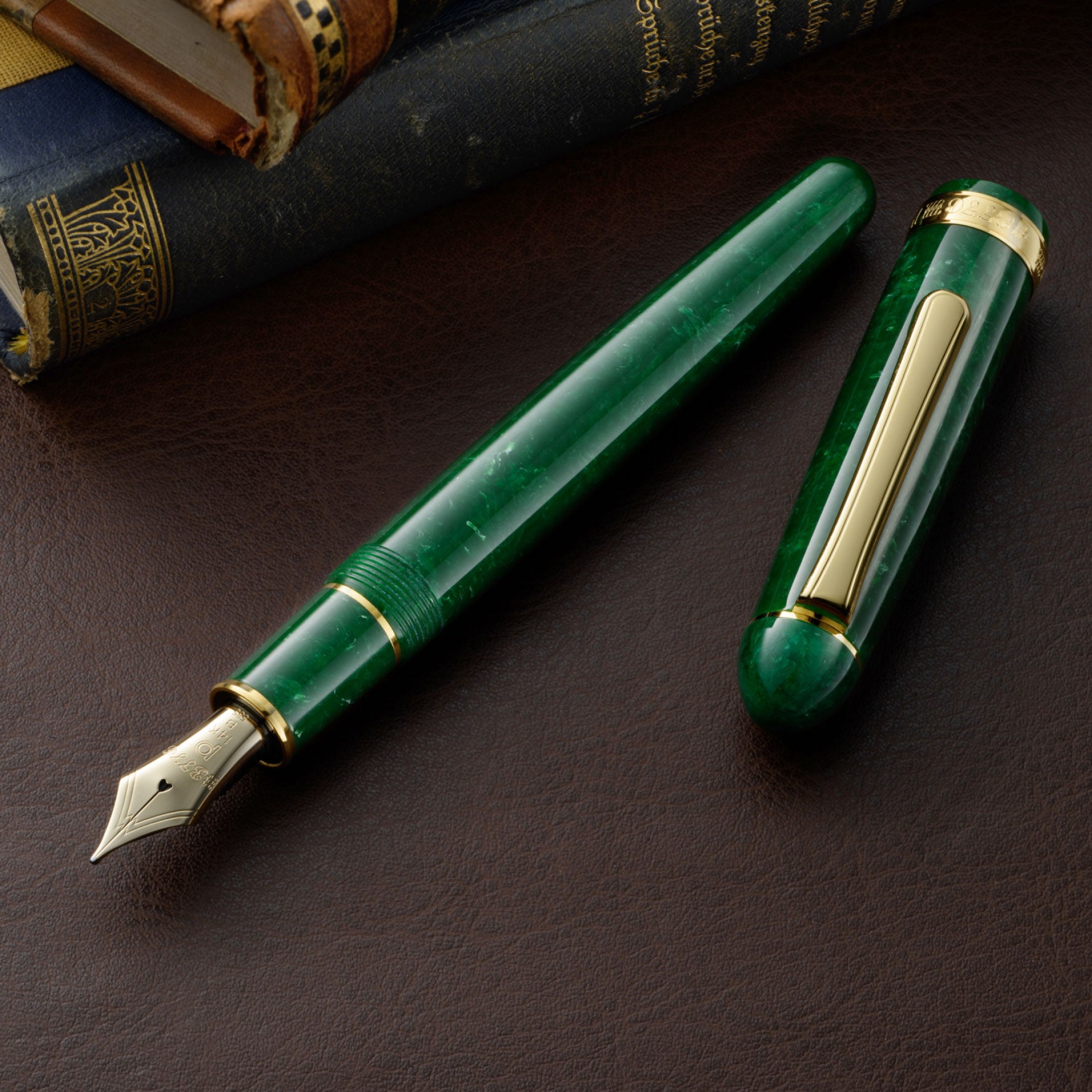 Platinum - Fountain Pen - #3776 Century - Celluloid - Jade