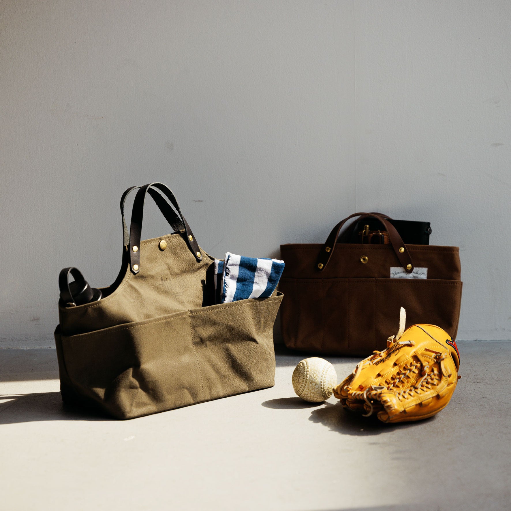 The Superior Labor - Carry Case - Paraffin Canvas - Apron Bag - Khaki