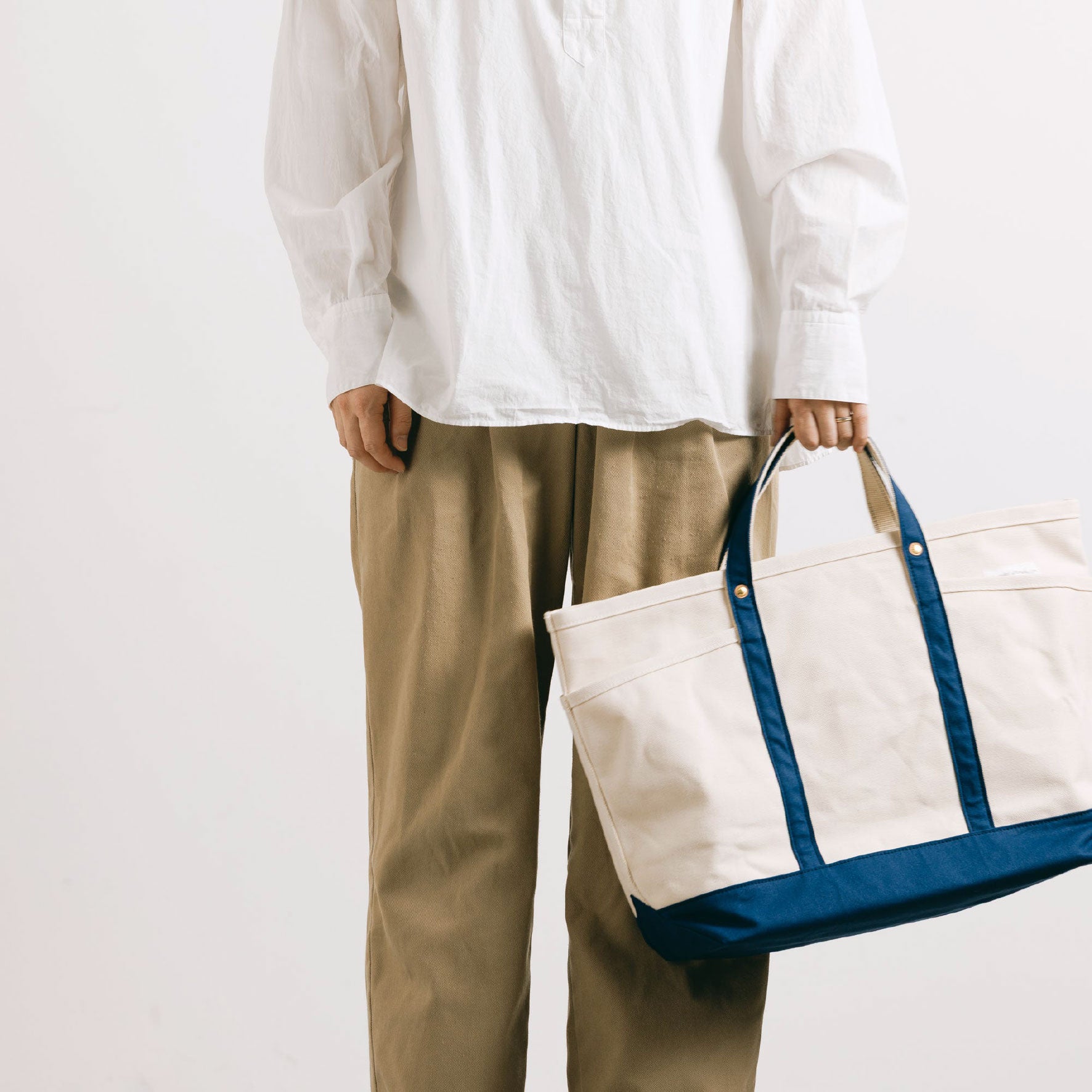 The Superior Labor - Carry Case - The TSL - White × Navy