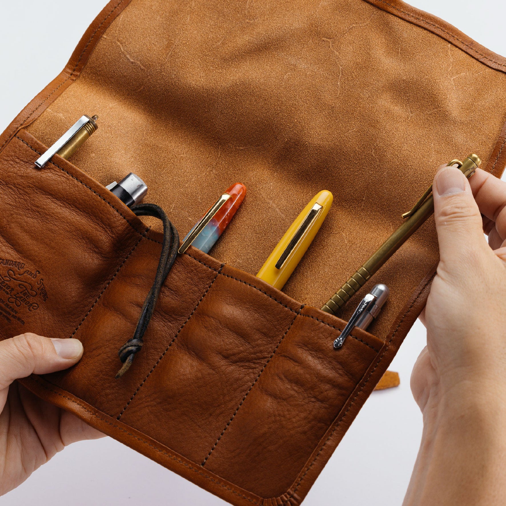 The Superior Labor - Pen Roll - Leather - Light Brown