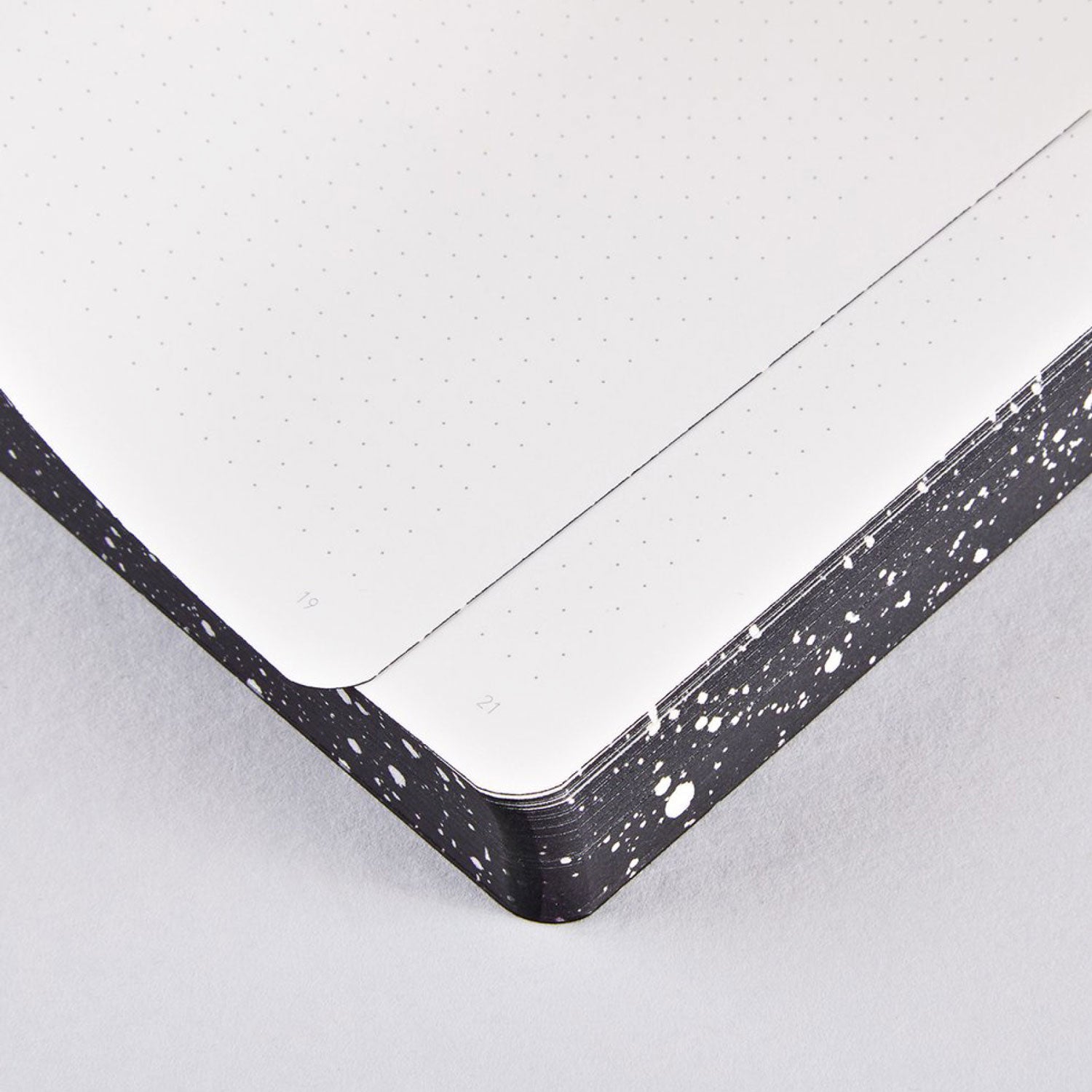 Nuuna - Notebook - Large - Milky Way